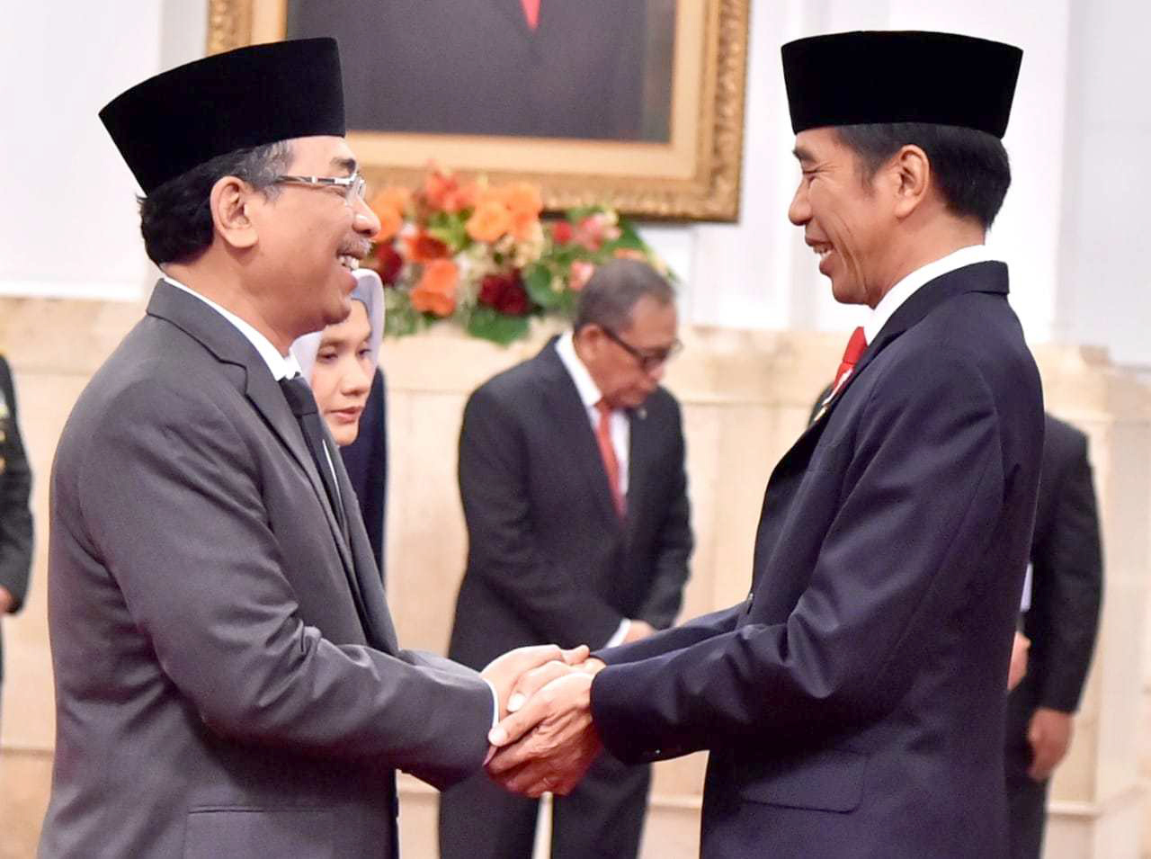 Presiden Jokowi seusai melantik Yahya Staquf