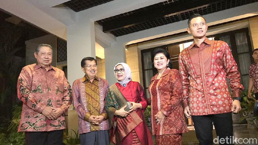 Jusuf Kalla bersama keluarga Susilo Bambang Yudhoyono [detik]