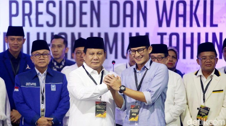 Prabowo Subianto dan Sandiaga Uno di KPU. [Detik]