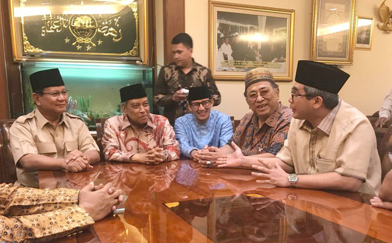 Prabowo-Sandi saat mengunjungi NU