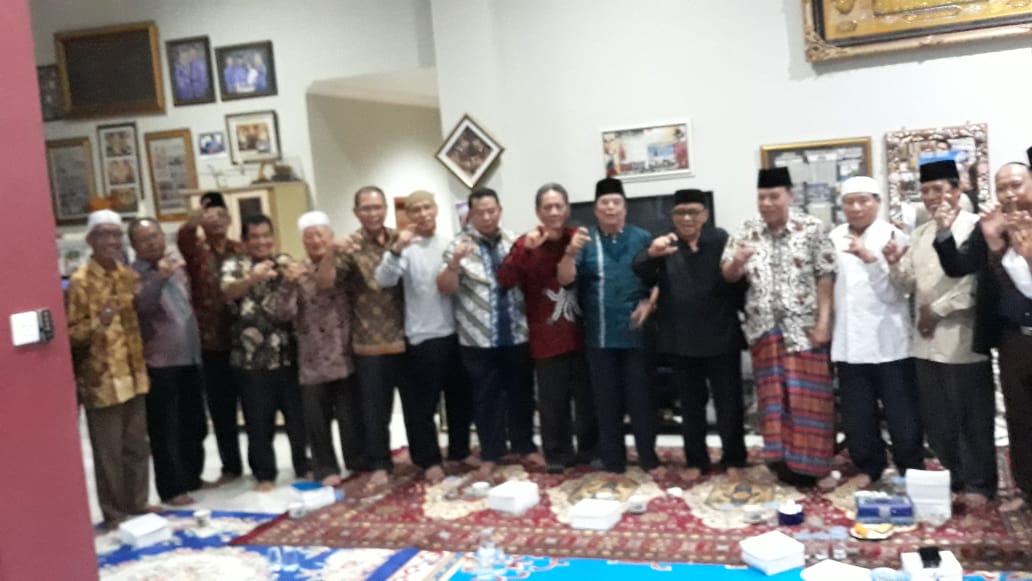 Mantan Bupati Bungo, Sudirman Zaini resmi mendukung Cek Endra sebagai calon Gubernur Jambi.